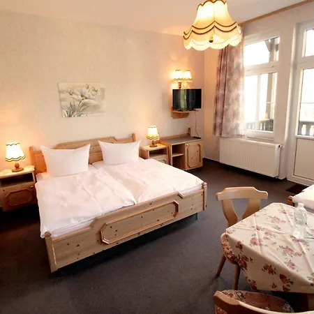 Schwarzaburg 3*